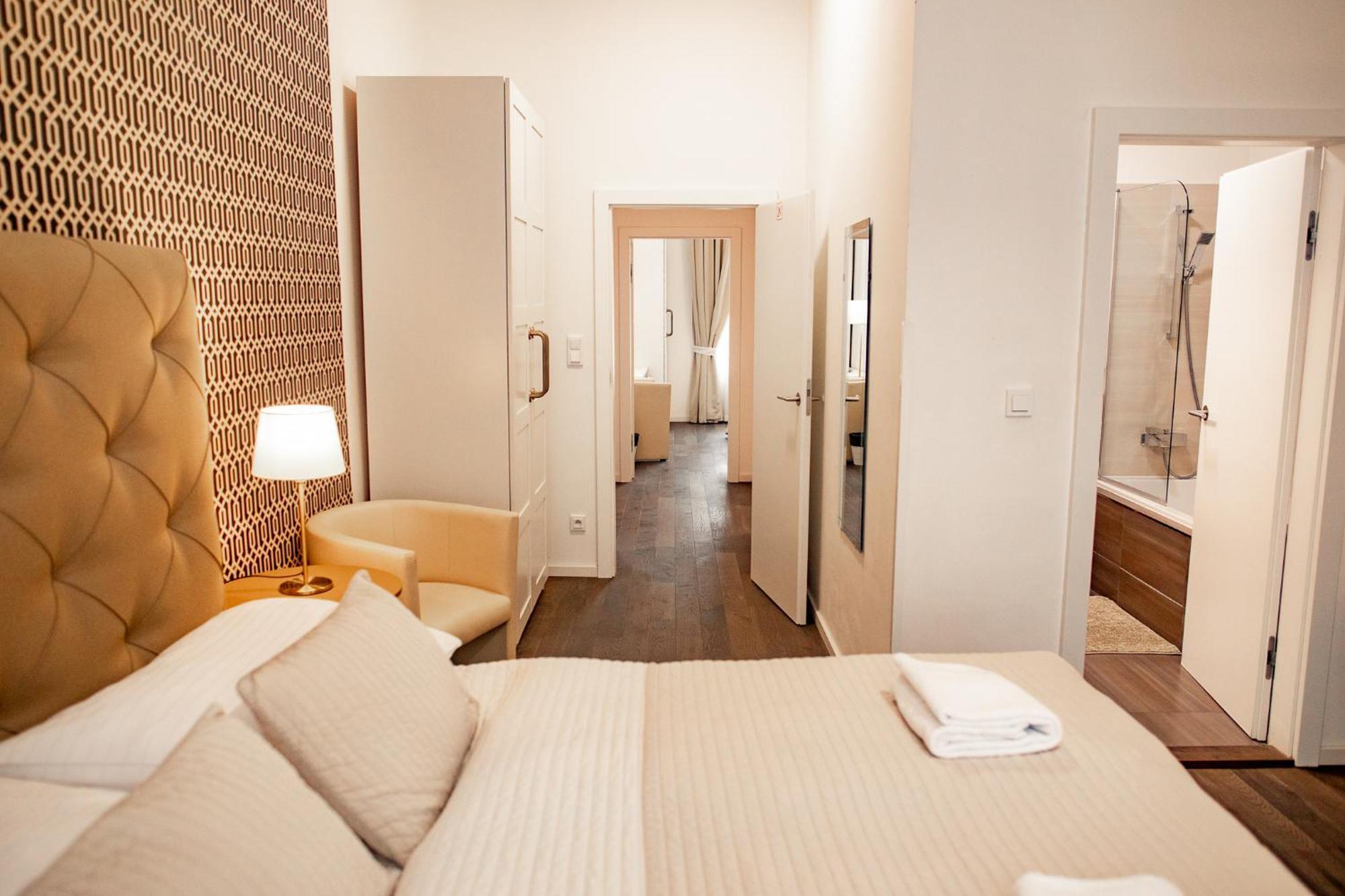 Luxury Modern Designed Oldtown Apartment ปราก ภายนอก รูปภาพ